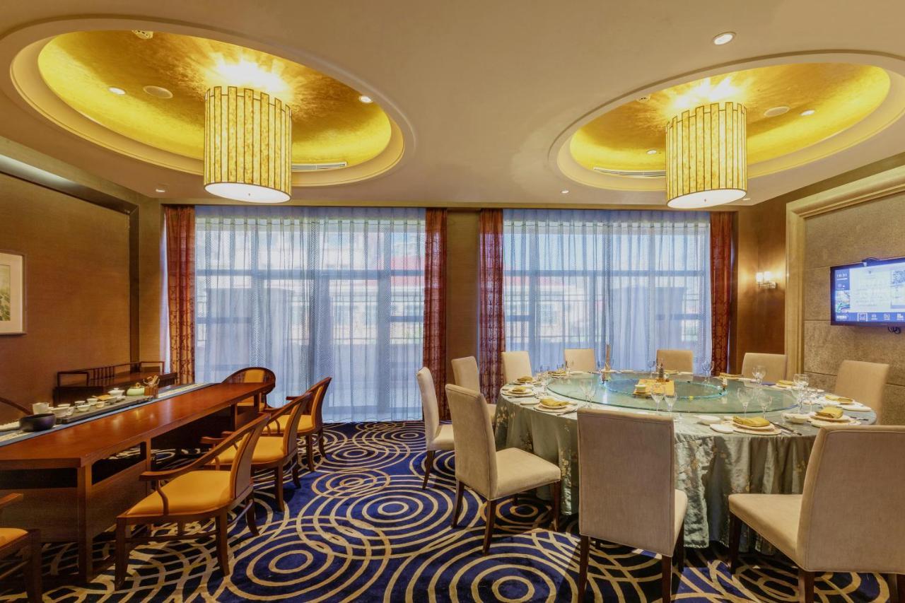Howard Johnson Riverfront Plaza Fuzhou Fucheu Exterior foto