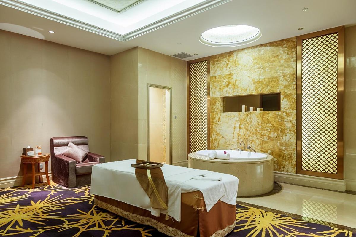 Howard Johnson Riverfront Plaza Fuzhou Fucheu Exterior foto