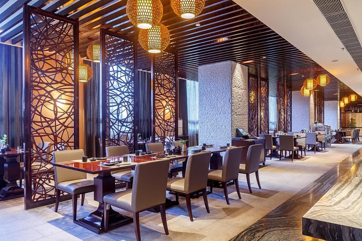 Howard Johnson Riverfront Plaza Fuzhou Fucheu Exterior foto
