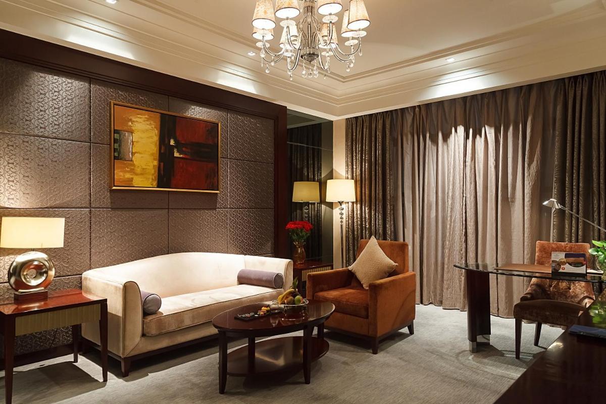 Howard Johnson Riverfront Plaza Fuzhou Fucheu Exterior foto