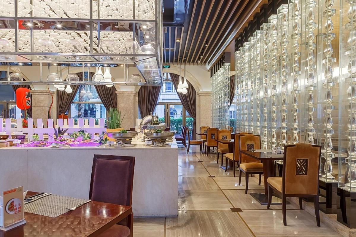 Howard Johnson Riverfront Plaza Fuzhou Fucheu Exterior foto