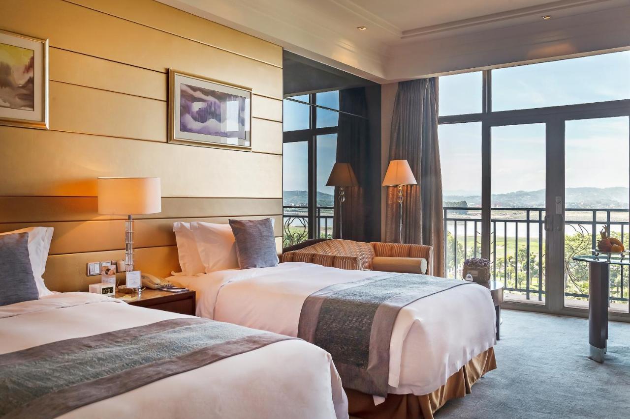 Howard Johnson Riverfront Plaza Fuzhou Fucheu Exterior foto